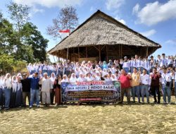 SMAN 2 Mendo Barat mengadakan Merdeka Belajar di Kampong Adat Gebong Memarong