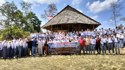 SMAN 2 Mendo Barat mengadakan Merdeka Belajar di Kampong Adat Gebong Memarong