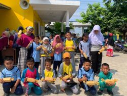 Hibur dan Eratkan Kebersamaan, SDN 10 Muntok Gelar Jalan Santai