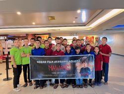 Adijosa Ajak Anak-anak Yatim Piatu Nobar Film Mawang