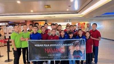 Adijosa Ajak Anak-anak Yatim Piatu Nobar Film Mawang