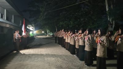 Anggota Pramuka SMAN 1 Namang Ulang Janji menyambut Hari Pramuka 