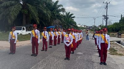 Bagaimana keseruan regu pawai SDN 13 Koba?