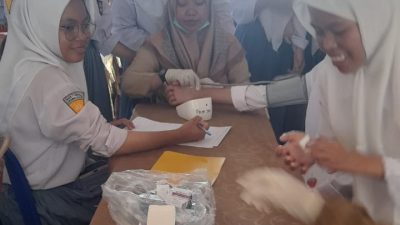 Penjaringan Kesehatan Peserta Didik di SMA Negeri 1 Toboali bersama Puskesmas Toboali