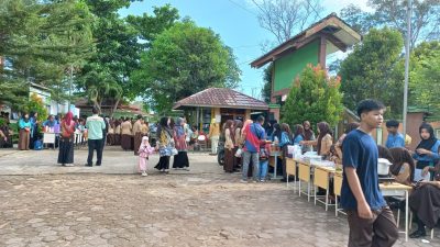 Bazar Makanan Tradisional Warnai Gelar Karya P5 Kewirausahaan di SMAN 1 Toboali