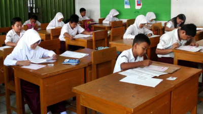 PENGELOLAAN LINGKUNGAN KELAS TERHADAP PROSES BELAJAR PESERTA DIDIK DI SEKOLAH DASAR