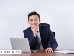 Nahkoda di Samudra Ilmu