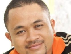Jejak Kaki di Pasir yang Sama