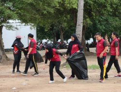 Kapolres Bangka Barat Turun Langsung Bersihkan Cagar Budaya Mercusuar Tanjung Kalian