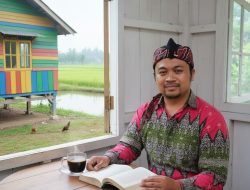 Senyum Pagi di Balik Jendela