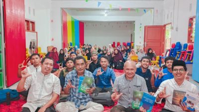 Pelatihan Menulis Bersama Guru danTenaga Kependidikan Cahaya Toboali