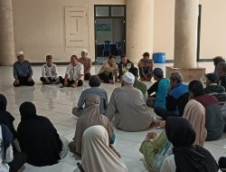 Di Balik Amplop Zakat di Mentok: Baznas Membangun Kepedulian di Tengah Wajah Kemiskinan Bangka Barat 