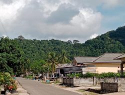Jejak Tersembunyi: Misteri Lubang Guntur dan Goa Bukit Nenek