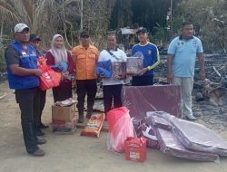 Sehari Setelah Rumahnya Ludes Terbakar, Bahud Terima Bantuan Pemkab Bangka Barat