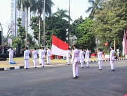 Saat Indonesia Berulang Tahun, Mendikdasmen Ajak Bangsa Menggenggam Tangan untuk Flores