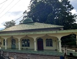 Masjid Al Mukarrom, Tumbak