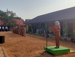 Kepala Desa Bangka Kota Jadi Pembina Upacara di SMPN 1 Simpang Rimba, Tekankan Pentingnya Belajar dan Etika